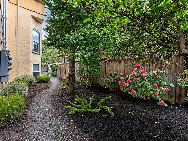 2927 Lorina St #1 — Photo 16