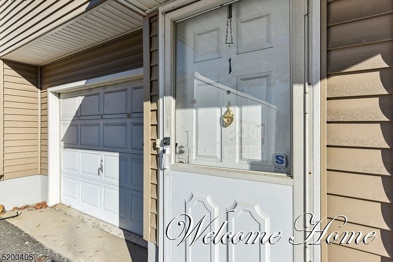 1st image of 777 Jefferson Ave #1