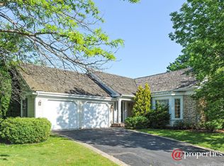 275 Wimbledon Ct, Lake Bluff, IL 60044