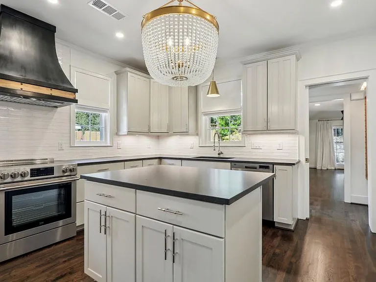 2140 Fairhaven Cir NE — Photo 11