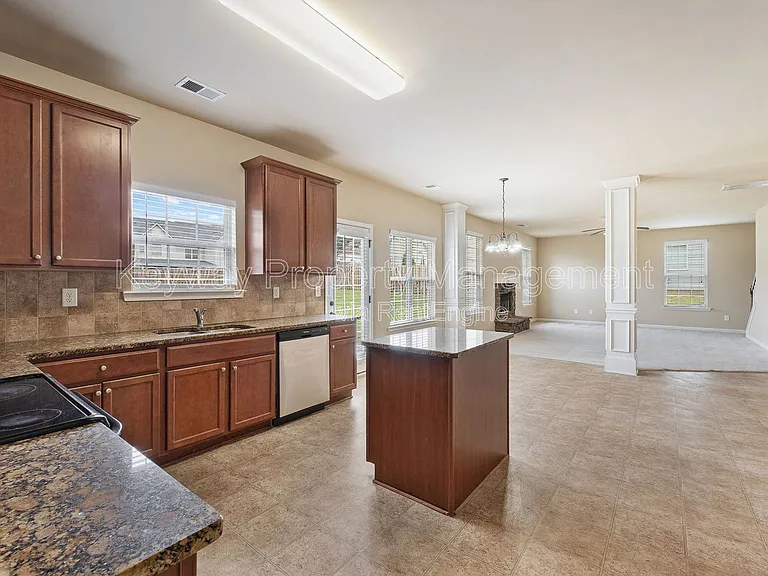 6017 Reynolds Cir — Photo 9