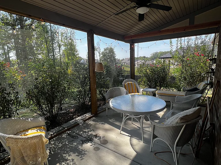 1515 Hereford Blvd — Photo 2