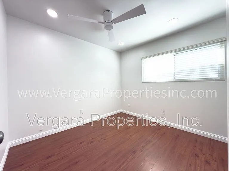 18012 Manhattan Pl — Photo 28