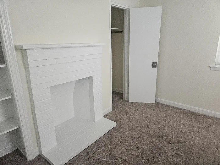 913 Old Edgefield Rd — Photo 3