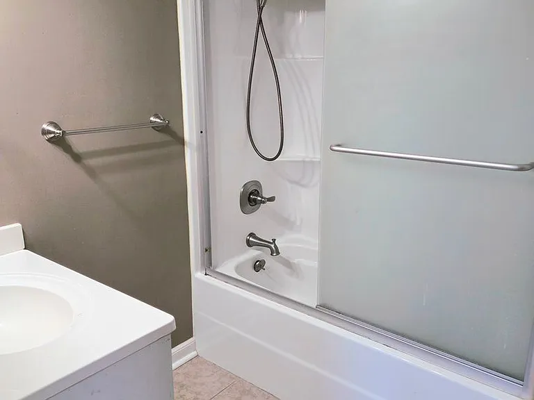 147 Lakemont Dr #B — Photo 11