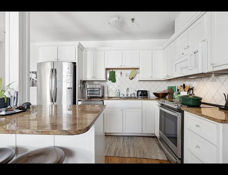 55 Pitt St #4 — Photo 11