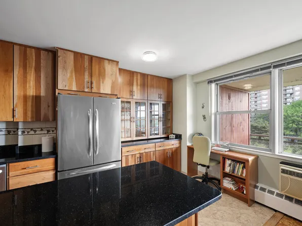 5700 Arlington Avenue image 3 of 18