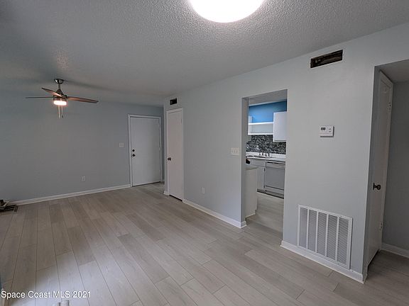 5th image of 3535 Sable Palm Ln Unit L
