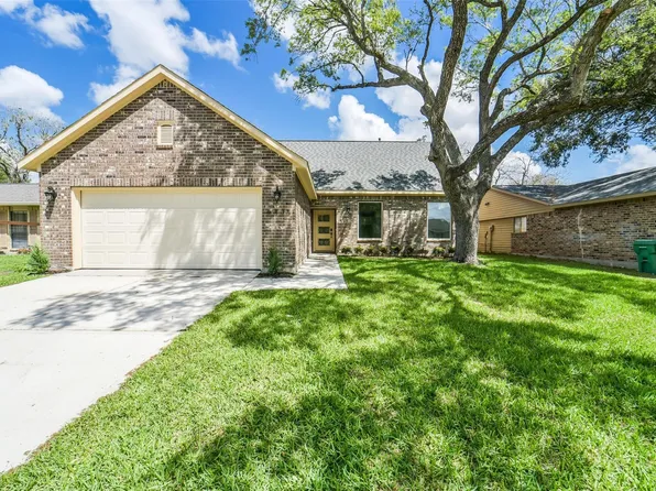 6835 Tara Dr, Richmond, TX 77469