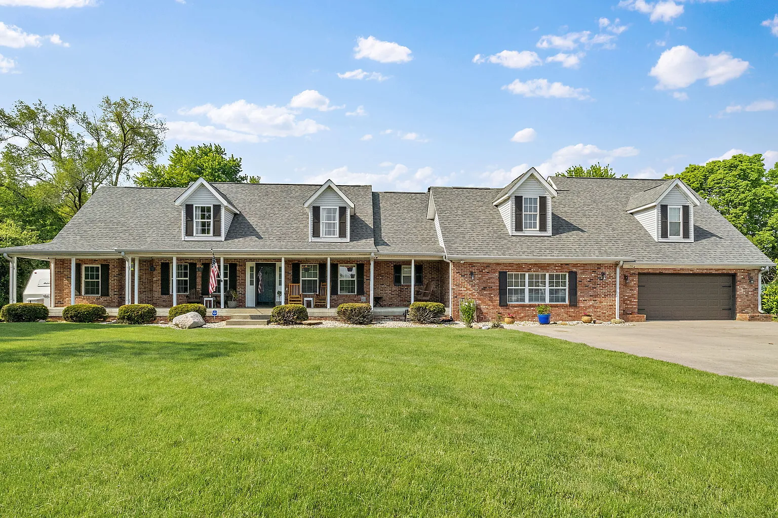 8338 W Cherokee Ln photo 1