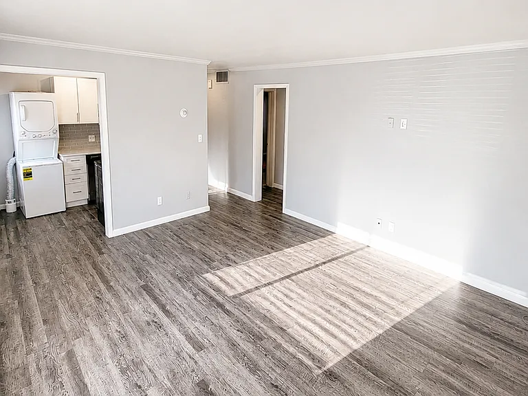 221 N Quince St — Photo 11