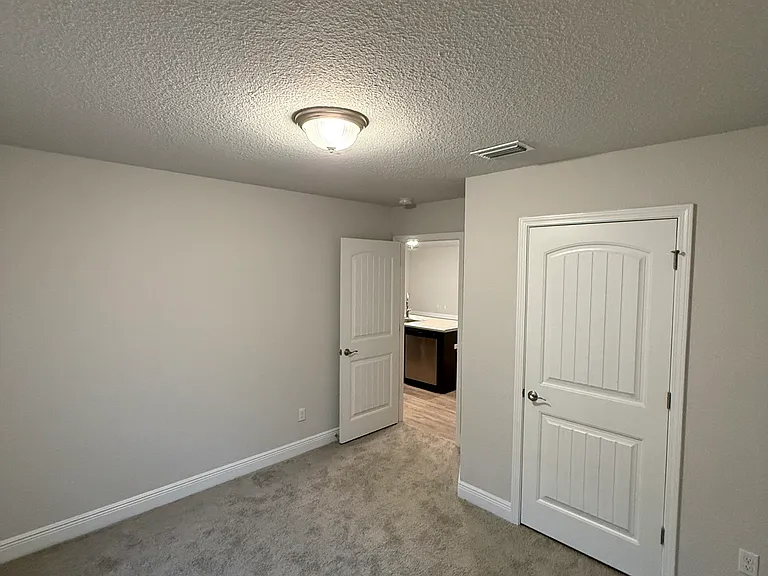 6583 Addison Woods Dr — Photo 6