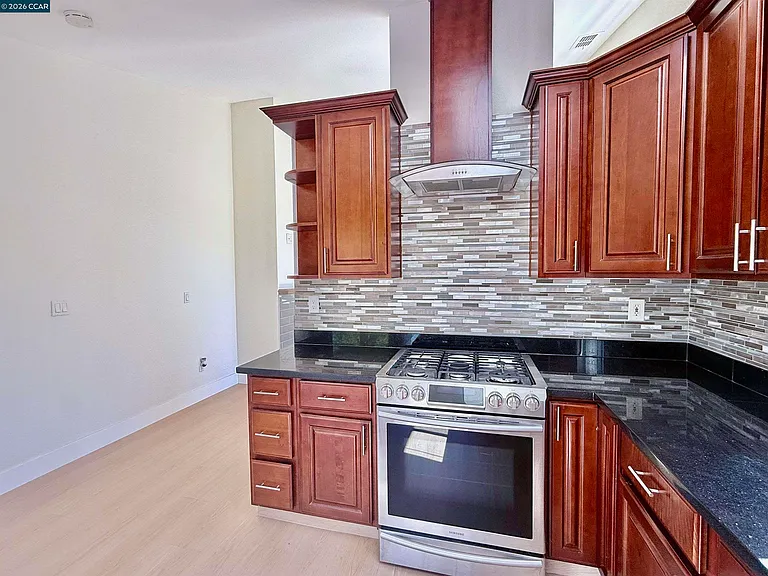 1746 Highland Cir — Photo 6
