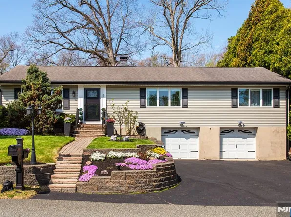 1 Circle Boulevard, West Milford, NJ 07435