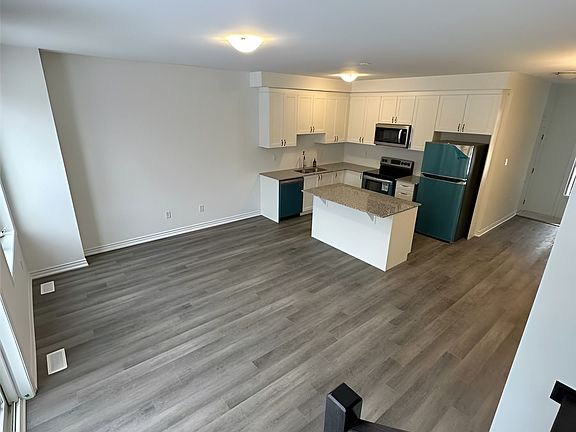 3rd image of 65 Forestwalk St