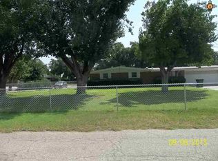 1107 N Country Club Cir, Carlsbad, NM 88220