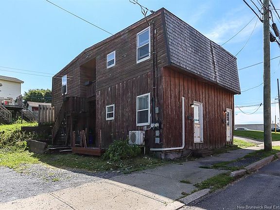 2nd image of 304 Carmarthen St