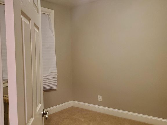 Bedroom #1 with new carpet!