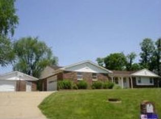 5622 Cherry Hill Dr, Newburgh, IN 47630