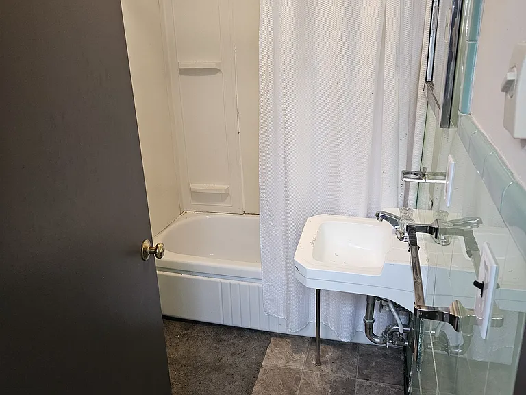49 Bishop St #4B — Photo 3