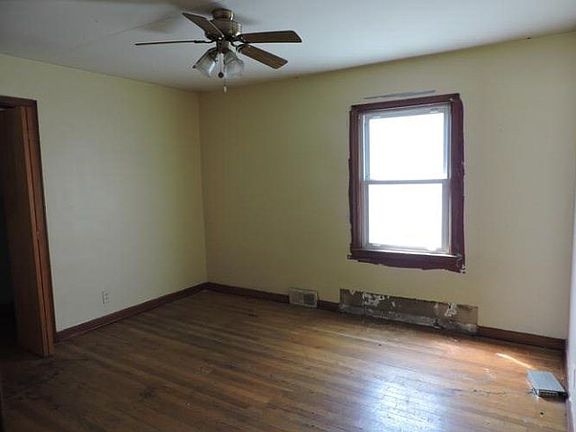3rd image of 112 W 5th St