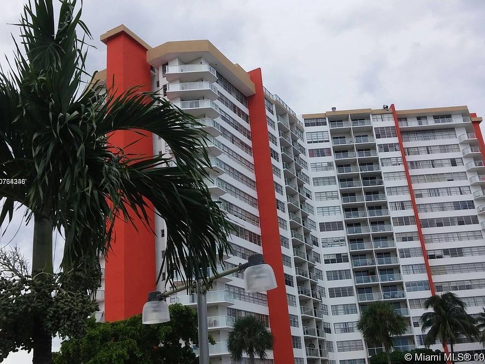 2nd image of 1301 Miami Gardens Dr APT 1212W