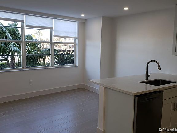 2nd image of 5100 Dupont Blvd #1