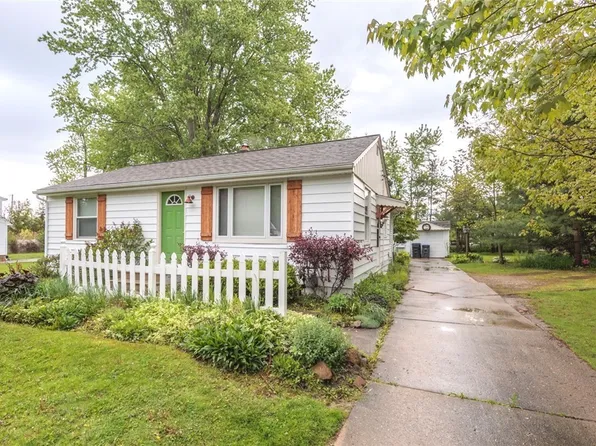 7381 Portage St, Solon, OH 44139