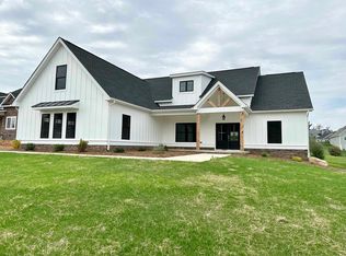 165 Rolling Oaks Dr, Fishersville, VA 22939