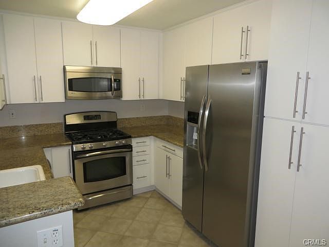 AMAZING upgraded kitchen. Granite countertops, stainless steel a