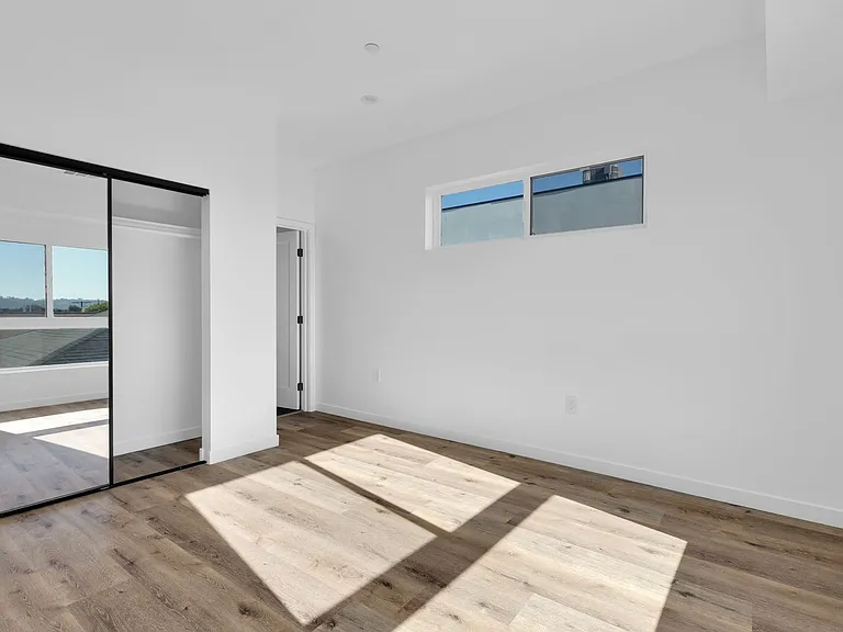 Best Priced Luxury 4 & 5 Bed Townhomes in Mid-City! — Photo 18