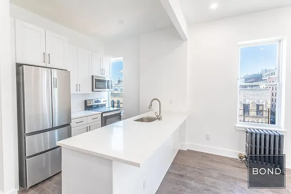 Rented by Bond New York | media 19