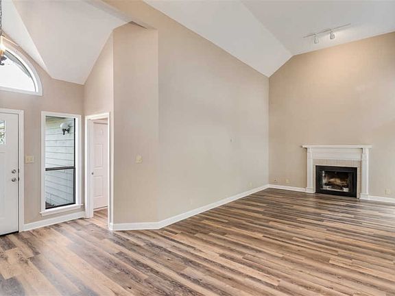 3rd image of 216 Waterwood Dr