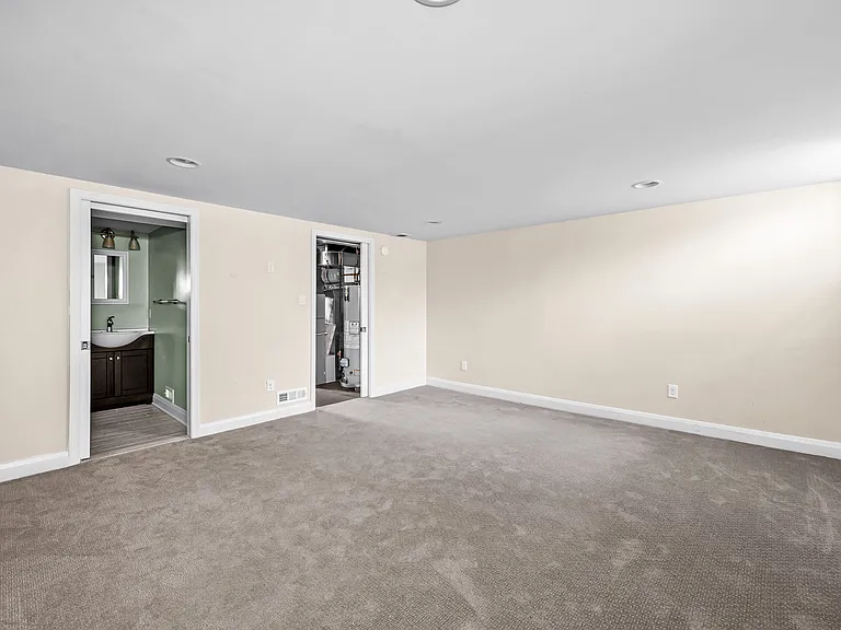 7049 Heathfield Rd — Photo 5