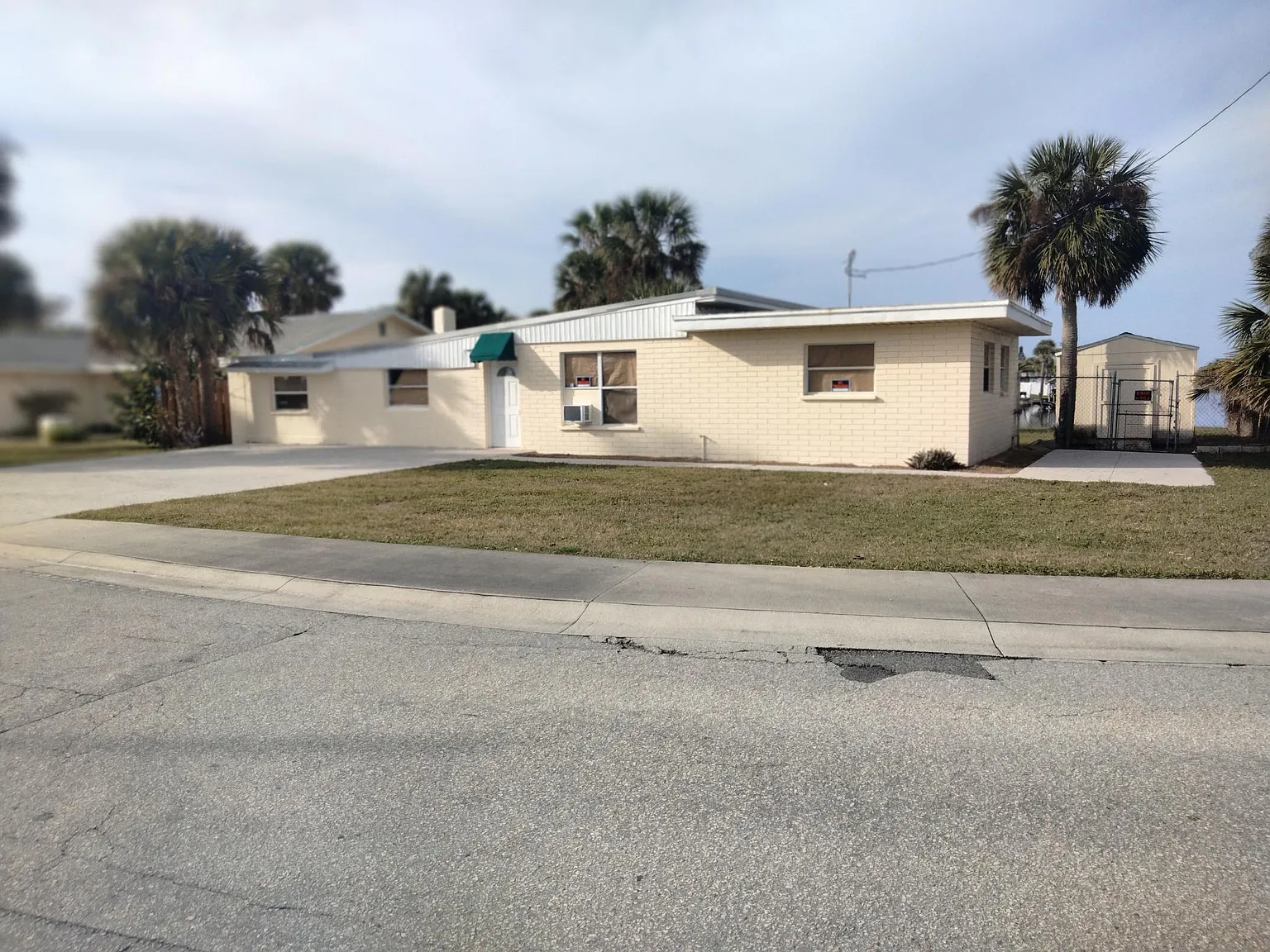 408 Moody Ln — Photo 2