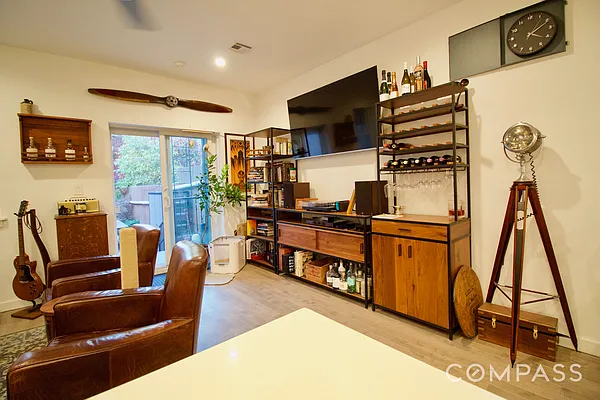 Rented by Compass | media 32