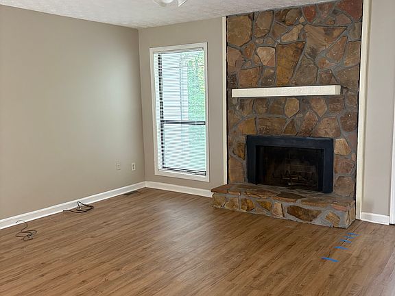 4th image of 8005 Sumit Wood Dr NW