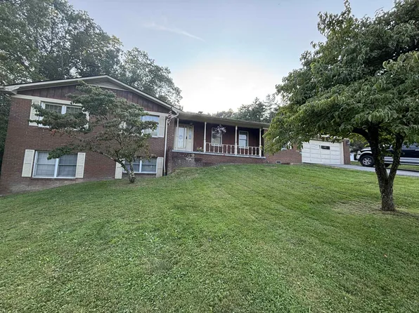 134 Dan Mont Vis, Daniels, WV 25832