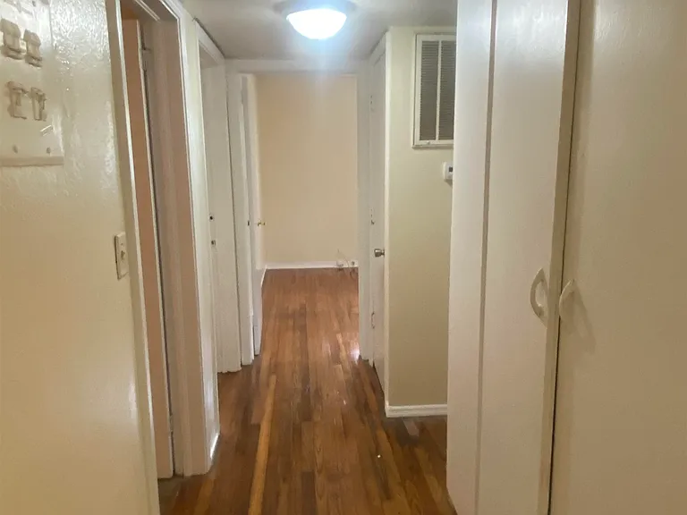 1609 Atkamire Dr — Photo 5