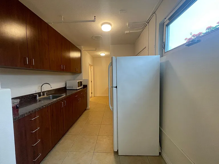 1038 Grand Ave — Photo 6