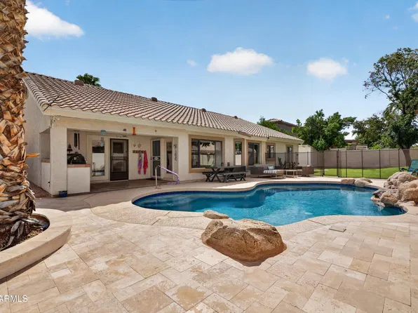 2734 E VISTA Drive, Phoenix, AZ 85032