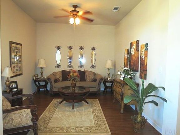 5th image of 661 Mohegan Cir