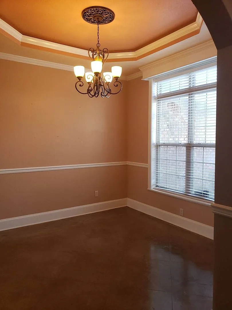 Beautiful All Brick Entertainer's Dream in Hawk's Landing! — Photo 3