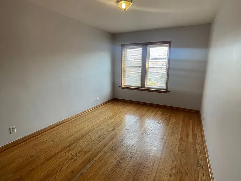 4022 W Montrose Ave — Photo 15