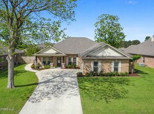 13119 Hawthorn Dr, Biloxi, MS 39532