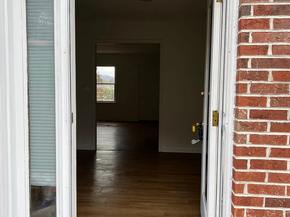 1906 Old Spartanburg Rd #4