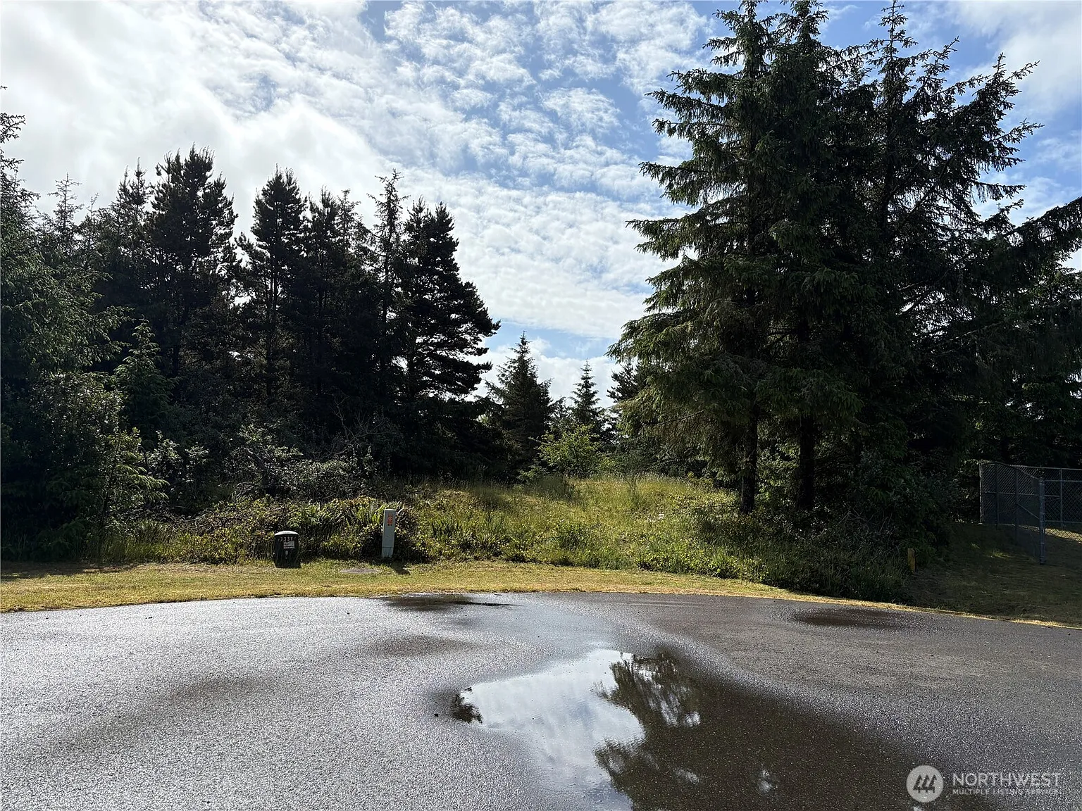 923 Beachcomber Court SW photo 1