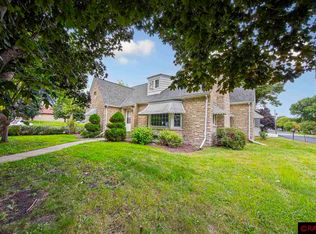 358 4th St, Gaylord, MN 55334