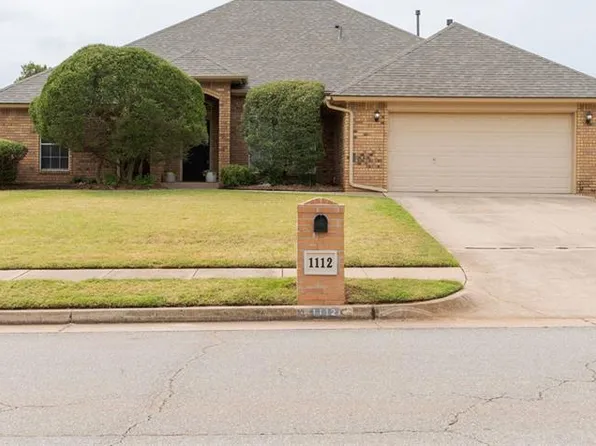 1112 Copperfield Dr, Edmond, OK 73003