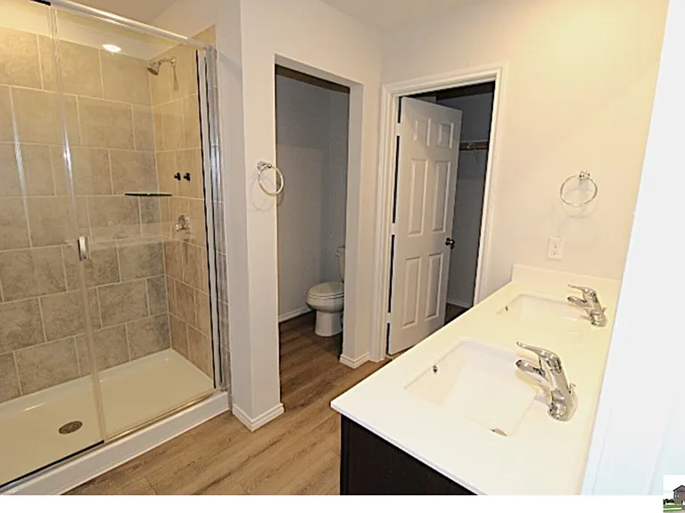 2466 Bee Creek Dr — Photo 12
